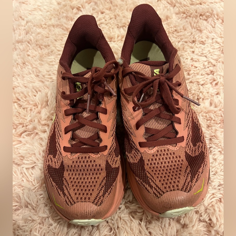 Hoka Women's “Challenger 8” women’s size 6.5 trail running shoe Blush/Dark Cedar